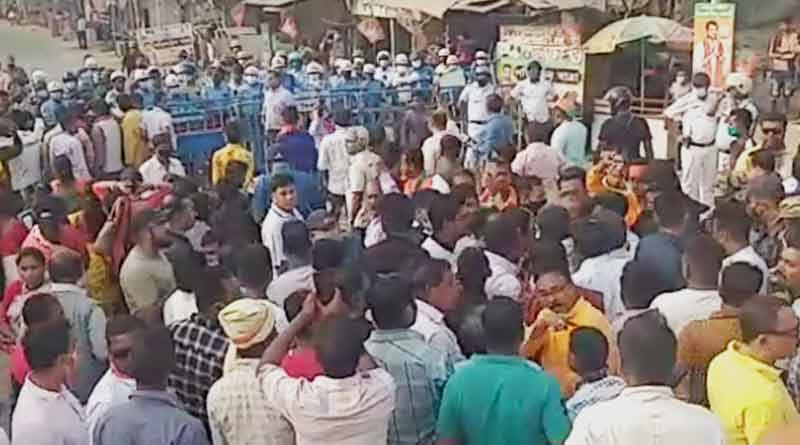 পরিবর্তন যাত্রায় ‘বাধা’, পুলিশ ও বিজেপি কর্মীদের ধস্তাধস্তিতে রণক্ষেত্র কাঁচরাপাড়া