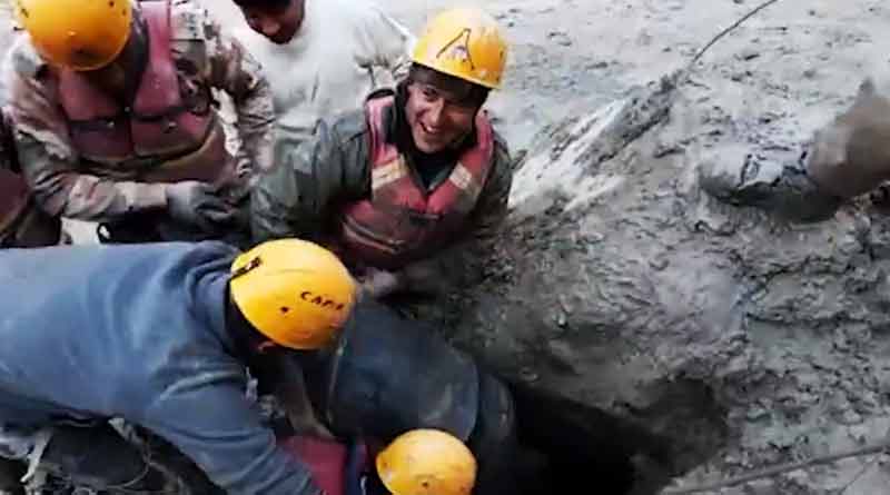 Uttarakhand Disaster: ITBP rescues workers stuck in flash-flood hit tunnel, video goes viral | Sangbad Pratidin