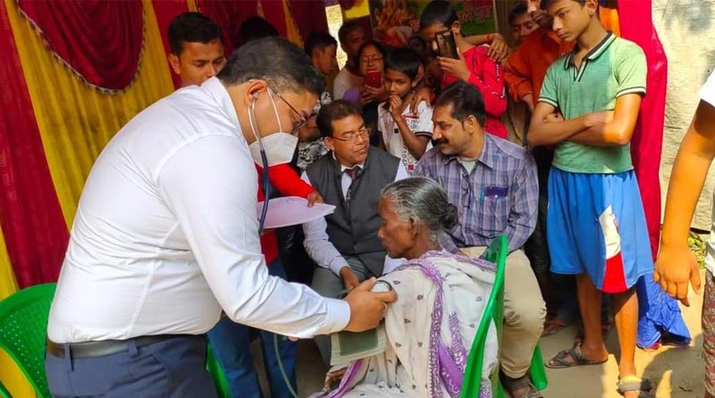 বিবেক দংশন! ওষুধ লেখা নিয়ে বিতর্কের পর বৃদ্ধার চিকিৎসার দায়িত্ব নিলেন চিকিৎসক