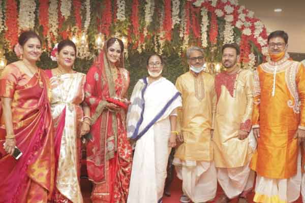 Bengali tv star Neel Bhattacharya and Trina Saha got married
