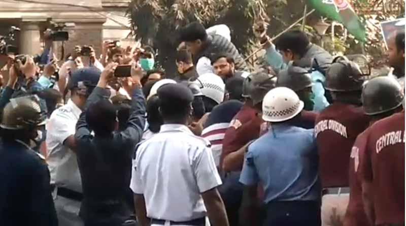 কৃষি আইনের প্রতিবাদে কংগ্রেস কর্মীরা, বিজেপির সদর দপ্তর অভিযান ঘিরে ধুন্ধুমার