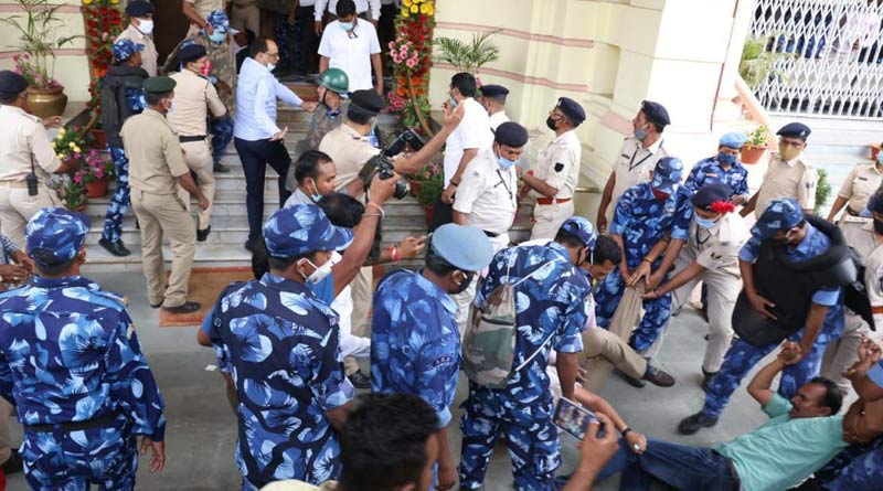 Bihar assembly ruckus RJD MLA Satish Kumar manhandled by cops | Sangbad Pratidin