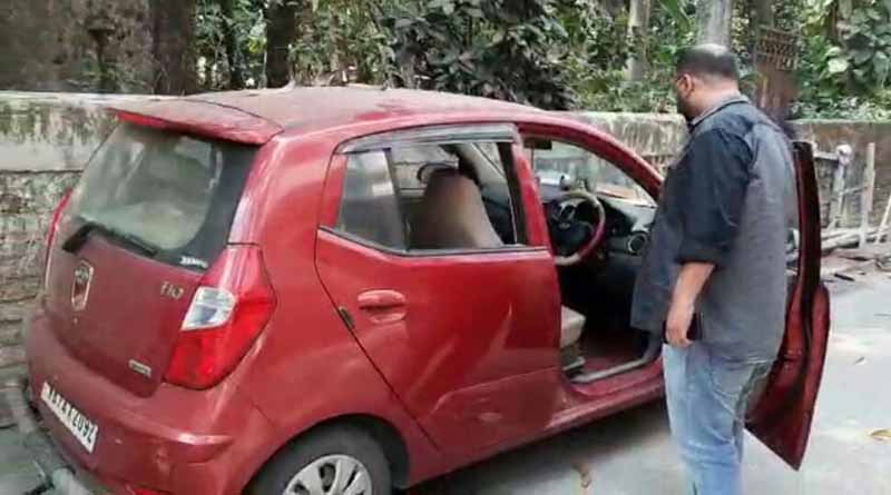 যুব তৃণমূল জেলা সভাপতির গাড়ির কাচ ভেঙে গুরুত্বপূর্ণ নথি নিয়ে চম্পট দুষ্কৃতীদের