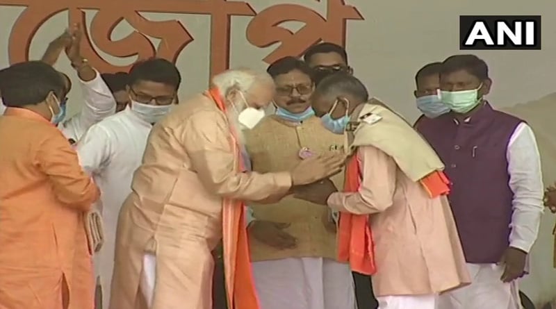 ‘মাওবাদীদের নতুন প্রজন্ম তৈরি করেছে তৃণমূল’, জঙ্গলমহলে দাঁড়িয়ে বিস্ফোরক মোদি