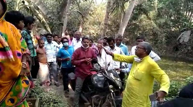 TMC Candidate Manas Bhunia slapped party worker ahead of WB Assembly Poll, video Viral | Sangbad Pratidin