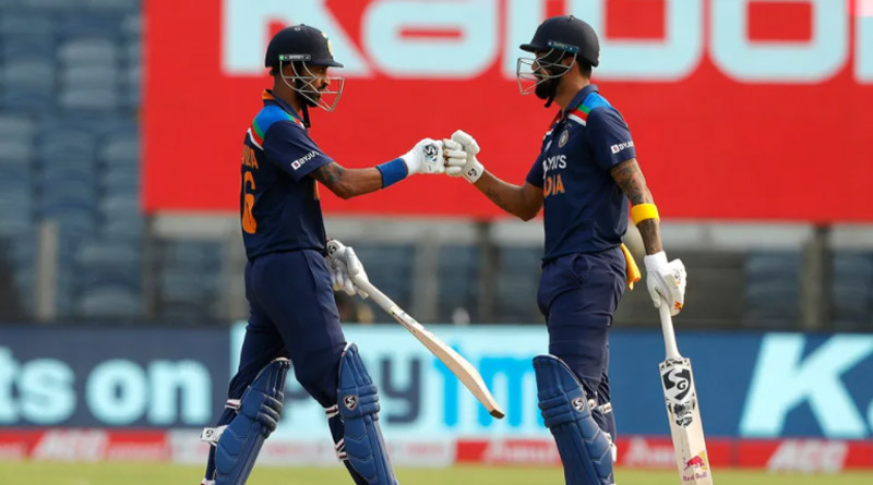 অভিষেকেই বিশ্বরেকর্ড ক্রুণালের, প্রথম ওয়ানডেতে ইংল্যান্ডের সামনে লক্ষ্যমাত্রা ৩১৮ রান