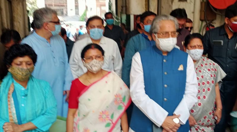 প্রথম দফা ভোটের দিনই নিয়মে বডসড় বদলের দাবিতে কমিশনের দ্বারস্থ তৃণমূল