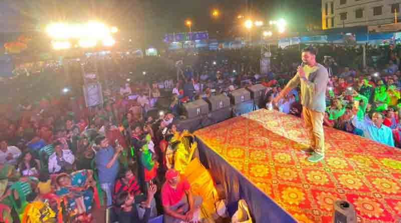 প্রার্থীর প্রচার দূর অস্ত! ভোটের আবহে মাইক হাতে দেবের কথা শুনে অবাক দর্শকরা