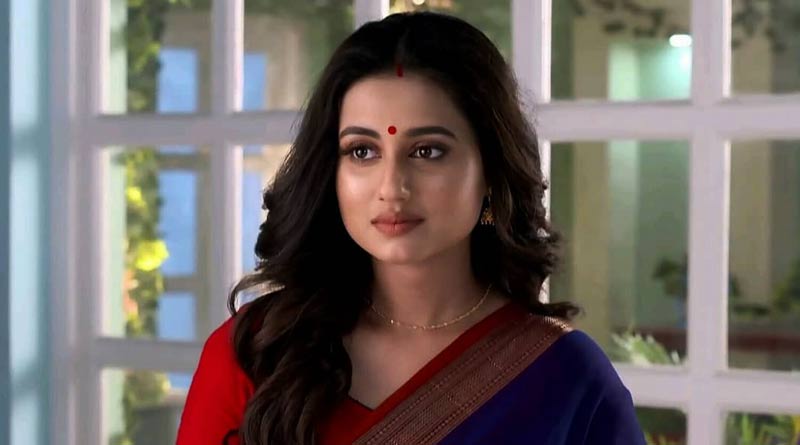 পায়ে চোট নিয়েই সিরিয়ালের শুটিংয়ে ‘রাধিকা’, এখন কেমন আছেন নায়িকা?