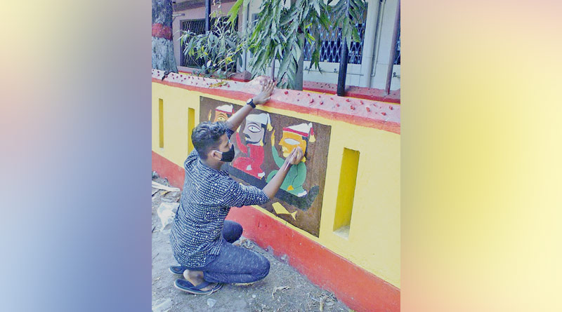 অভিনব দেওয়ালচিত্র, স্কুলের শোভা বাড়িয়ে নজর কাড়ল দিনমজুর পরিবারের ৩ ছাত্র
