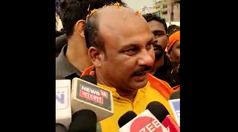 ‘এনকাউন্টার’ মন্তব্যের জের, বীরভূমের বিজেপি সভাপতি ধ্রুব সাহাকে শোকজ কমিশনের