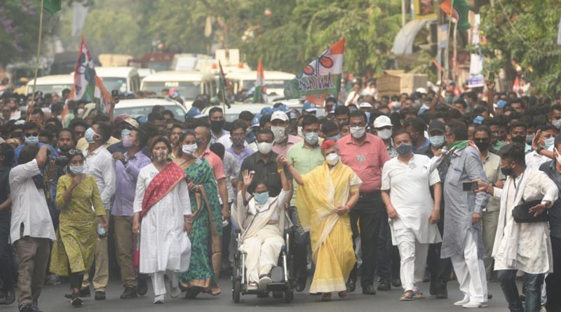 Mamata Banerjee's road show in North Kolkata with candidates of 3 constituencies, Jaya Bachchan takes part | Sangbad Pratidin