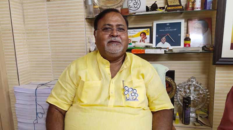 TMC leader Partha Chatterjee reaches CBI office in connection to SSC