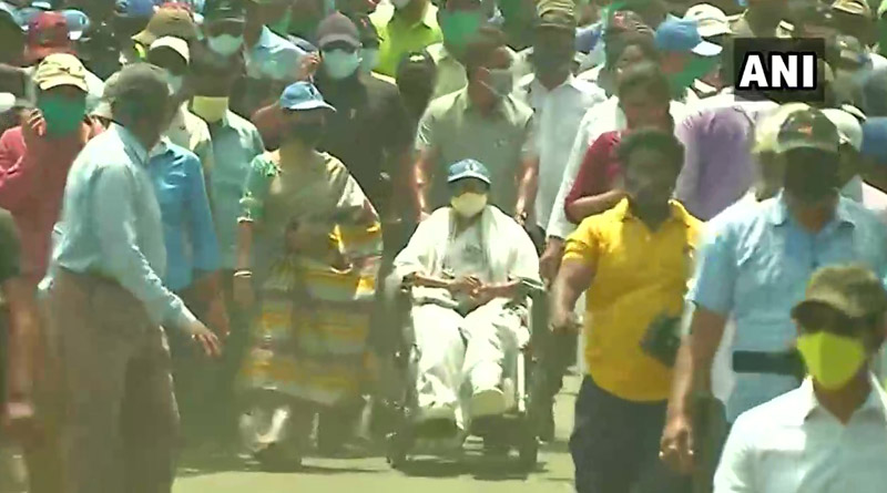 হাওড়ার রোড শো’তে জনজোয়ারে ভাসলেন মমতা, চাঙ্গা তৃণমূলকর্মীরা