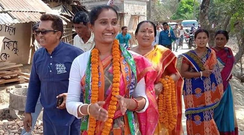 WB Election: Kalpana Kisku, TMC Candidate Form Tapan Assembly seat tests Covid-19 positive | Sangbad Pratidin