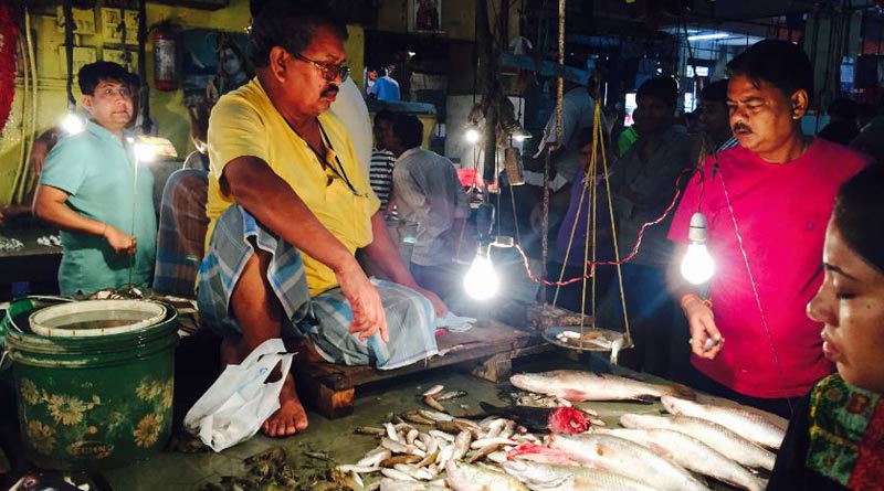 Price hike in fish and vegetables market due to local train suspension | Sangbad Pratidin