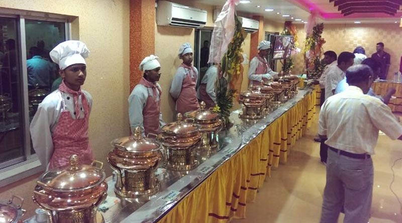 Corona pandemic hits Catering Business in Bengal hard | Sangbad Pratidin