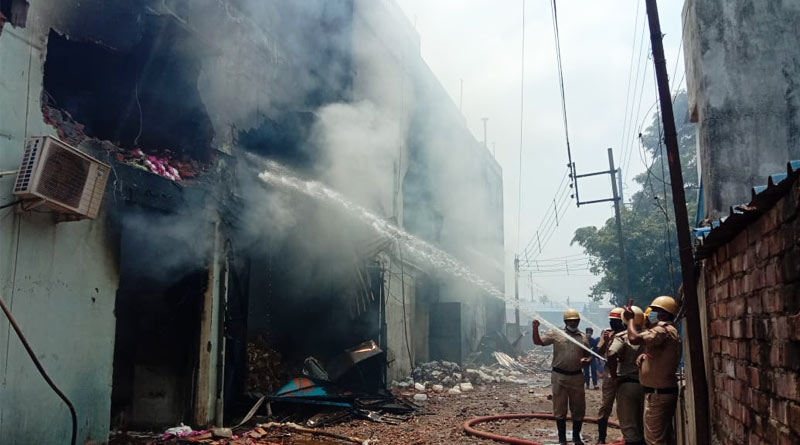 Fire at New Barrackpore factory under control, lakhs gutted | Sangbad Pratidin