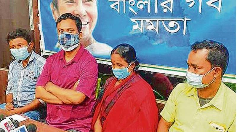 Sitalkuchi victim Ananda Burman's kin accept job offered by CM Mamata Banerjee| Sangbad Pratidin
