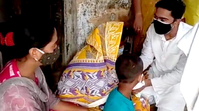 দলের দায়িত্ব সামলে জননেতার ভূমিকায় অভিষেক, বজ্রপাতে নিহত পরিবারগুলিকে অর্থসাহায্য