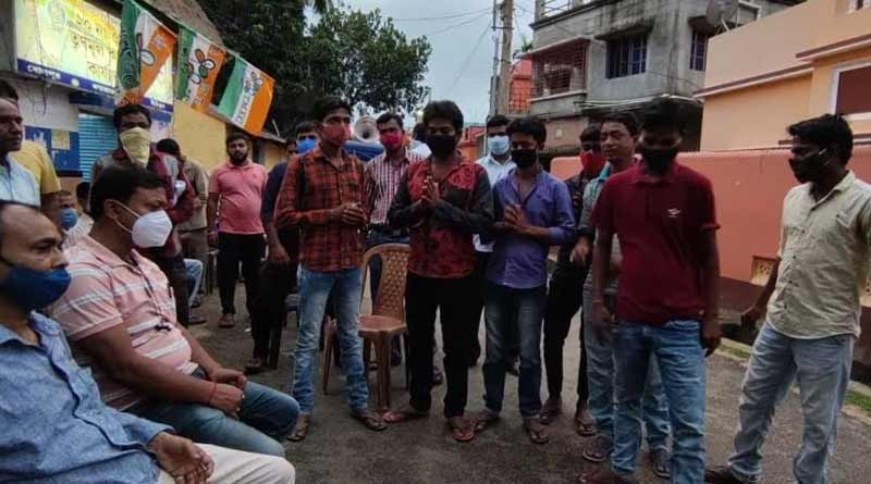 বোলপুরে পদ্মশিবিরে ভাঙন, হাত জোড় করে ক্ষমা চেয়ে তৃণমূলে যোগ বহু বিজেপি কর্মীর