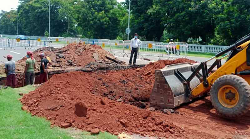কালভার্ট মেরামতির জন্য আংশিকভাবে বন্ধ রেড রোড, জেনে নিন কোন পথে হবে যানচলাচল