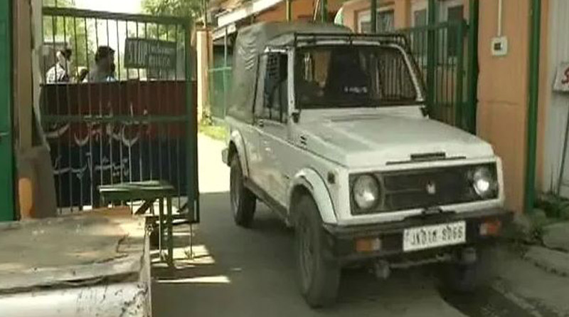 CBI raids 40 locations, senior IAS officer's home in J&K gun license scam | Sangbad Pratidin