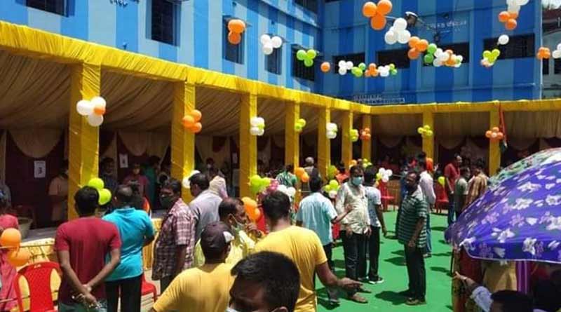 ১ টাকায় ব্যাগ ভরতি বাজার! করোনা আবহে দুস্থদের পাশে হাওড়া তৃণমূল