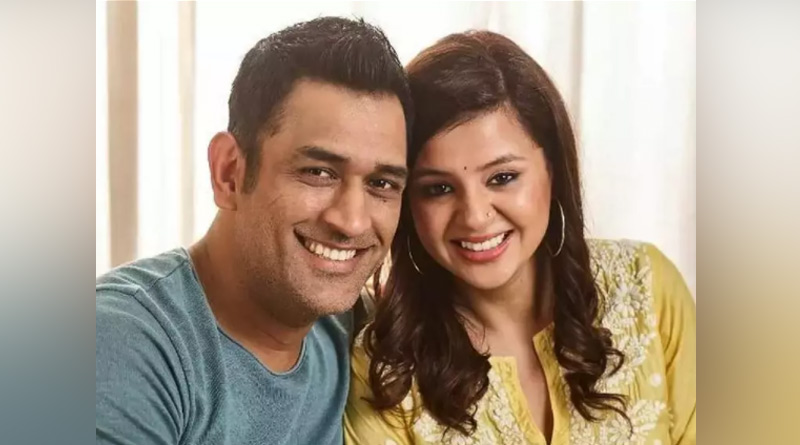 ১১তম বিবাহবার্ষিকীতে স্ত্রী সাক্ষীকে বিশেষ উপহার মহেন্দ্র সিং ধোনির, কী জানেন?