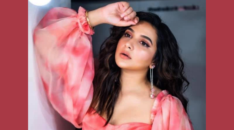‘স্লিম হলে বেশি সুন্দর লাগবে’, শরীর নিয়ে কুমন্তব্যের কড়া জবাব শুভশ্রীর