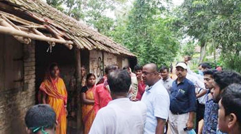 TMC কর্মীদের বাড়ি ভাঙচুর-ব্যাপক বোমাবাজি, রাজনৈতিক সংঘর্ষে অগ্নিগর্ভ ভগবানপুর