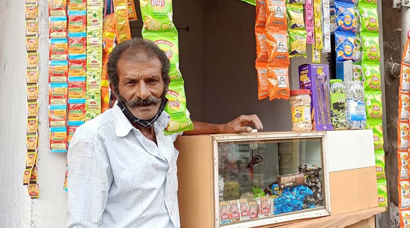 ‘চা খেতে চলে আসুন!’ চায়ের দোকান খুলে নিমন্ত্রণ জানালেন ভাইরাল সেই চা-কাকু