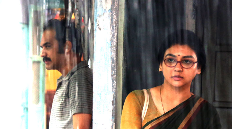 Review of Ritwick Chakraborty and Jaya Ahsan starrer Binisutoy: Without strings movie | Sangbad Pratidin