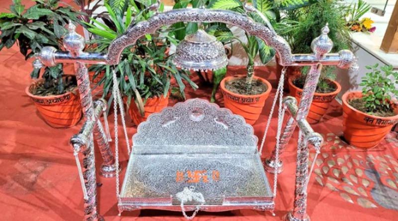 Uttar Pradesh: 21 kg silver swing installed for Lord Ram in Ayodhya to celebrate Shravan Jhula Utsav | Sangbad Pratidin
