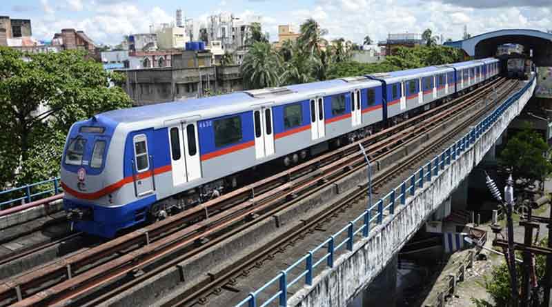 Couple allegedly attemps suicide in metro track at Dakshineswar, service disrupted