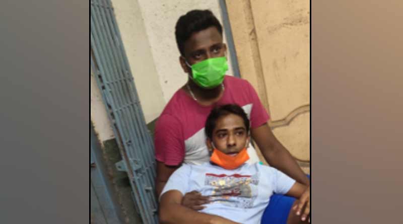 Shoot out at Kolkata's Pakistan, one youth injured | Sangbad Pratidin