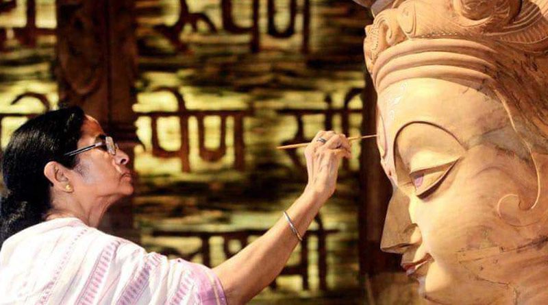 Durga Puja 2021: মণ্ডপে ‘লক্ষ্মীর ভাণ্ডার’, মুখ্যমন্ত্রীর আদলে প্রতিমা! বড় চমক শহরের এই পুজোয়