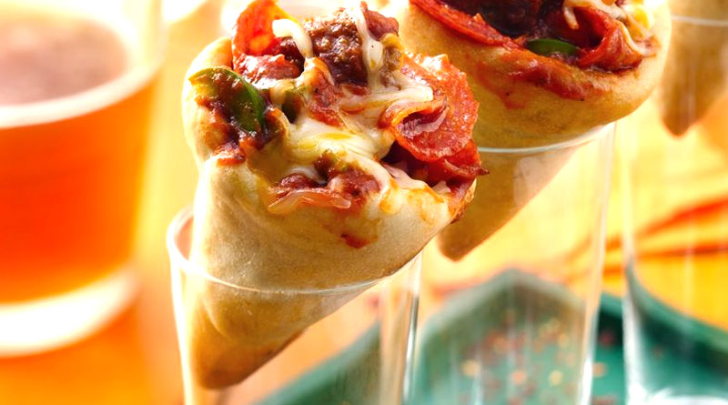 Here are Pizza Cones, a unique treat for you mouth | Sangbad Pratidin