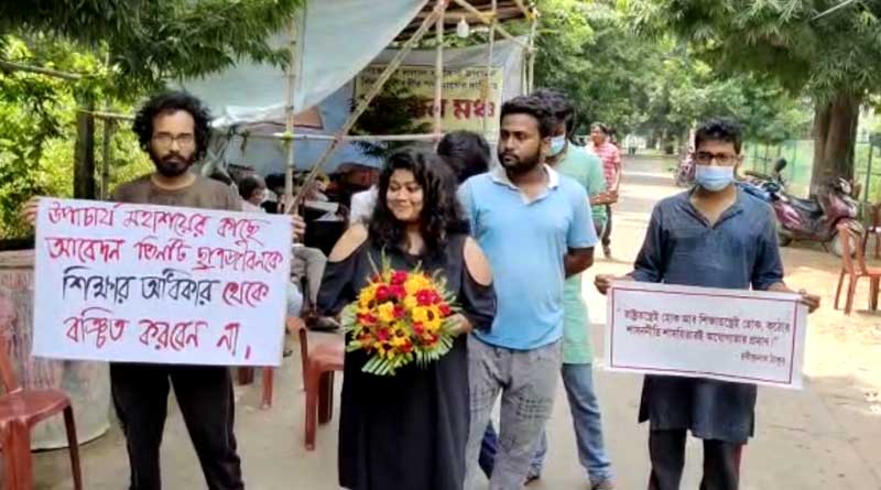 Visa Bharati university's agitating students celebrates teachers' day