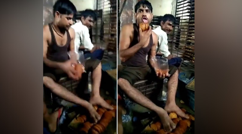 Viral Video: জিভ দিয়ে চেটে, পা দিয়ে মাড়িয়ে বিস্কুট প্যাকেটে ভরছে শ্রমিকরা! হতবাক নেটদুনিয়া