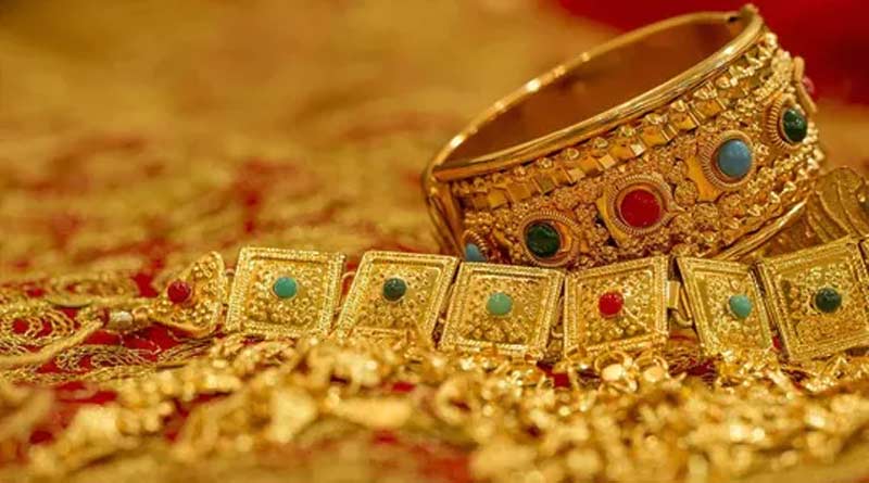 Gold-supplying banks have cut back shipments to India ahead of major festivals। Sangbad Pratidin