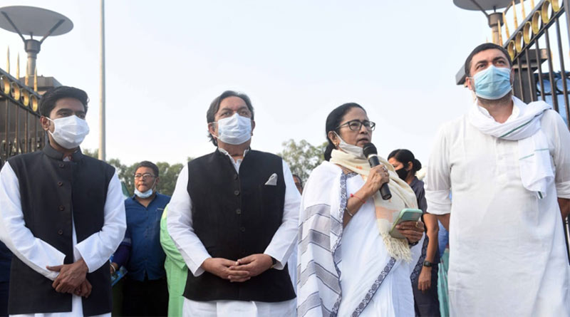 শেষ মুহূর্তে মিলল না পুলিশের অনুমতি, গোয়ায় দলীয় কর্মসূচি বাতিলের প্রতিবাদে সরব মমতা