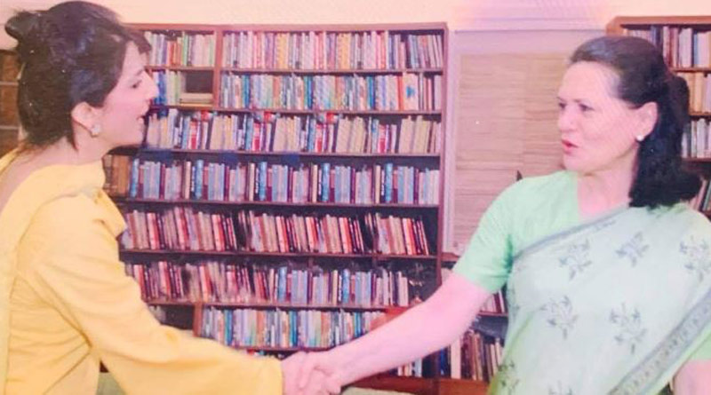 অমরিন্দরের পাকিস্তানি ‘বান্ধবীর’ সঙ্গে সোনিয়ার ছবি! তদন্তের দাবি তুলেও পিছু হটল কংগ্রেস