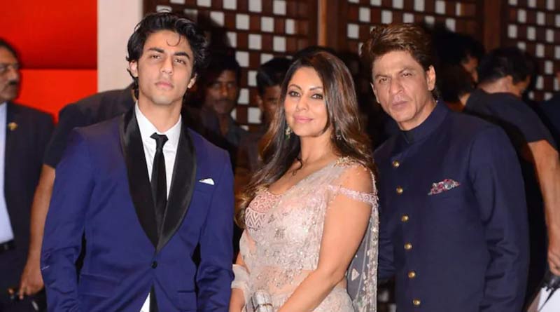 ‘শনির দশা চলছে শাহরুখ-গৌরীর’, কী রয়েছে আরিয়ানের ভাগ্যে? জানালেন তারকা জ্যোতিষী