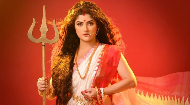 ‘আপনি দুর্গা নন, দ্রৌপদী!’, মহামায়া রূপে সোশ্যাল মিডিয়ায় ছবি পোস্ট করে কটাক্ষের শিকার শ্রাবন্তী