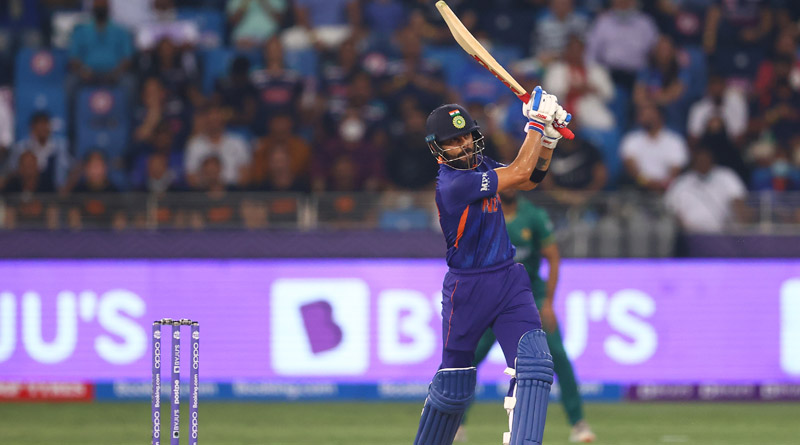 T20 World Cup: আফ্রিদির আগুনে বোলিং, বিরাটের ইনিংসে লড়াইয়ে থাকল ভারত