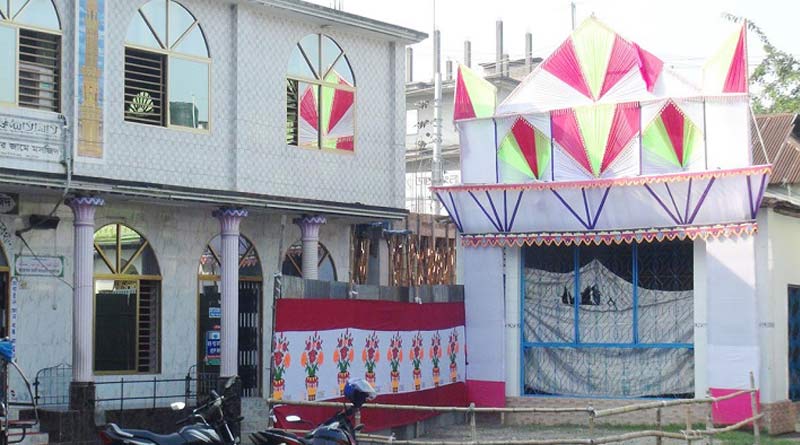 একই উঠোনে মন্দির-মসজিদ, সম্প্রীতির নজির বাংলাদেশে