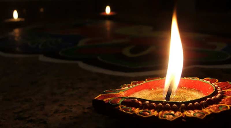 মার্কিন মুলুকে আলোর রোশনাই, দীপাবলিতে জাতীয় ছুটি ঘোষণা করতে চলেছে আমেরিকা!