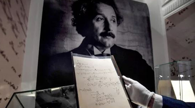 Einstein manuscript with relativity calculations sold at Paris auction। Sangbad Pratidin