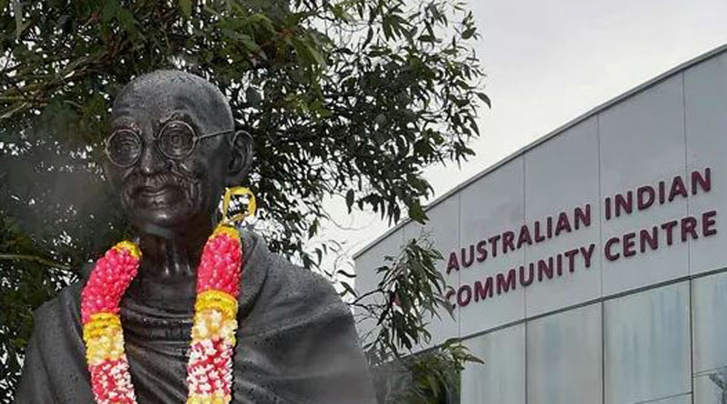 Miscreants were trying to demolish Mahatma Gandhi's statue in Australia's Melbourne। Sangbad Pratidin
